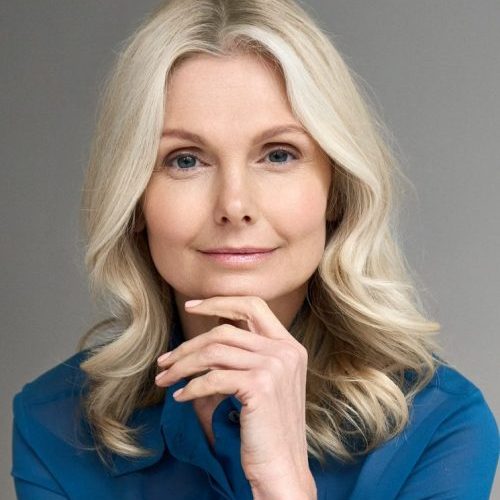 vertical-portait-of-happy-mature-50-years-old-business-woman-isolated-on-grey–e1623740342467.jpg vertical-portait-of-happy-mature-50-years-old-business-woman-isolated-on-grey--e1623740342467.jpg